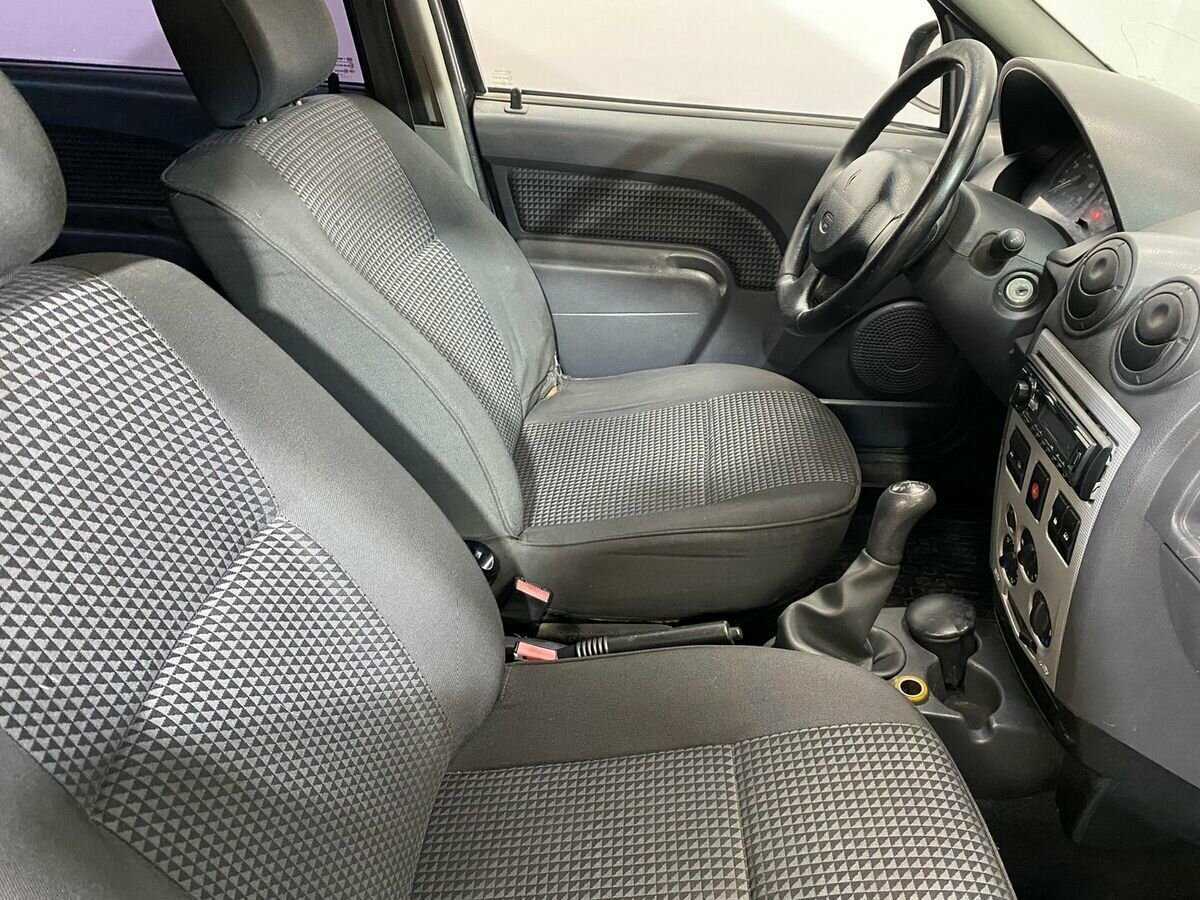 Renault Logan с пробегом — 2008 год. Фото: #9