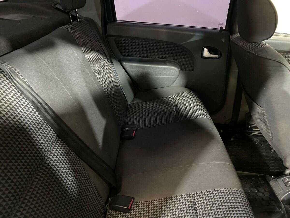 Renault Logan с пробегом — 2008 год. Фото: #10