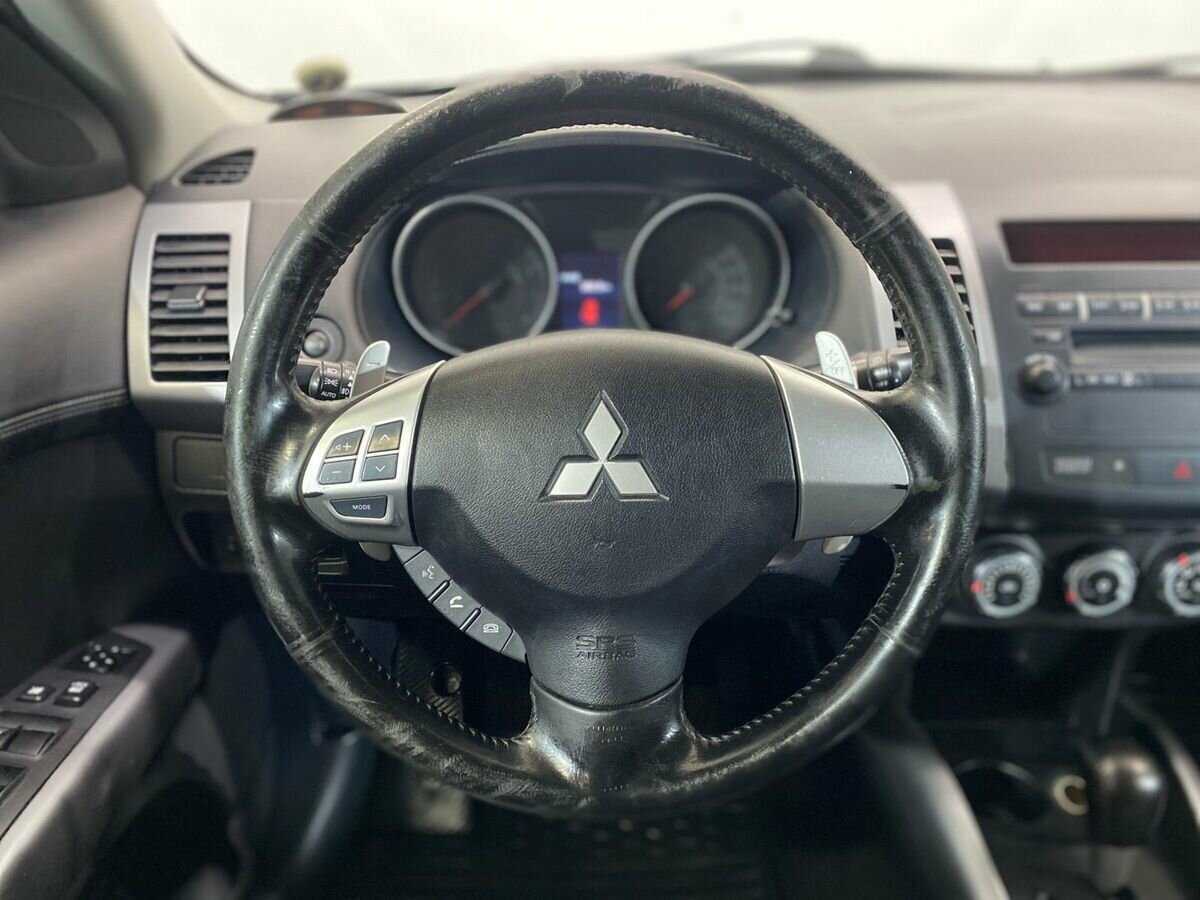 Mitsubishi Outlander с пробегом — 2011 год. Фото: #9