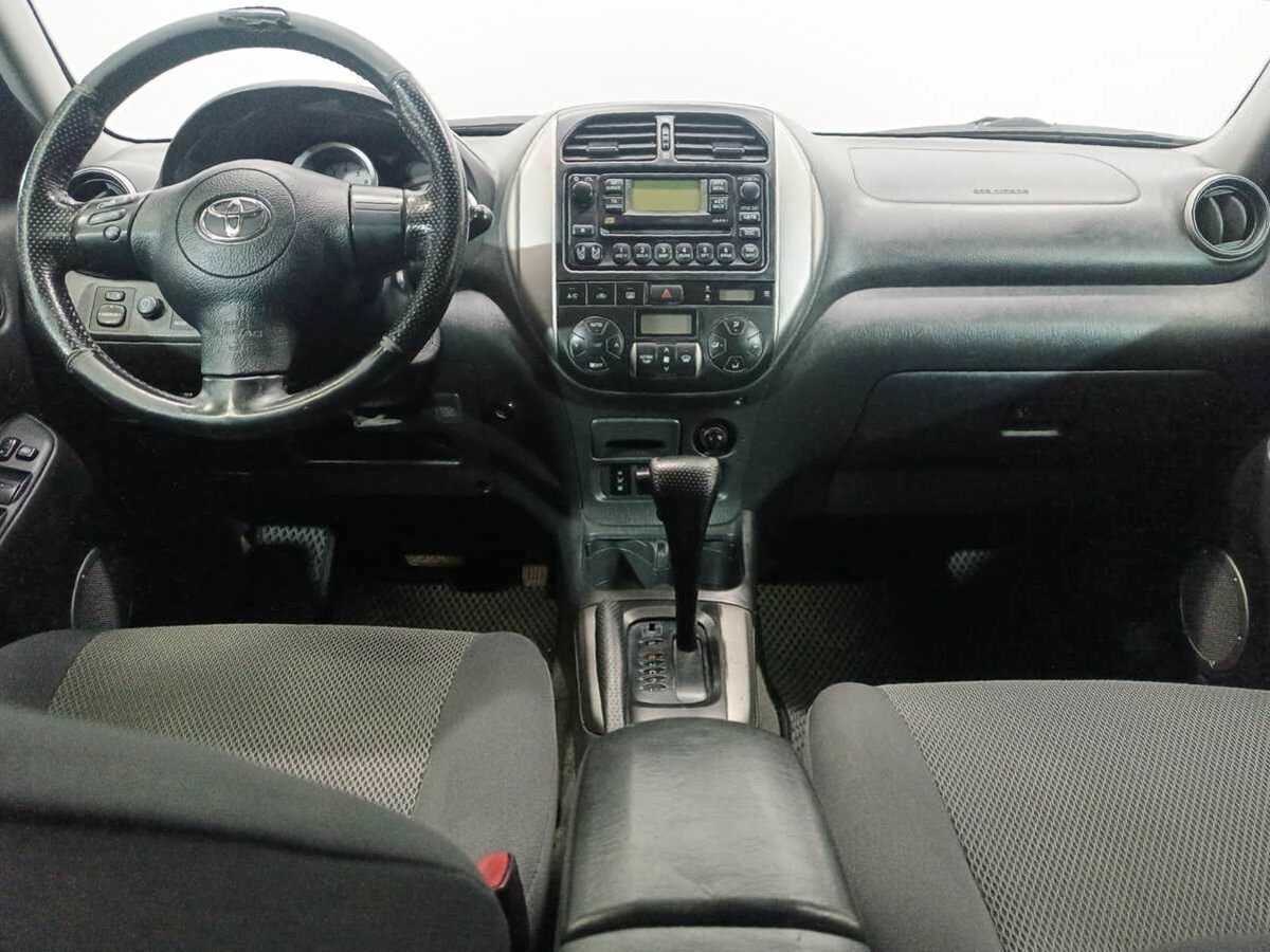 Toyota RAV4 с пробегом — 2005 год. Фото: #9