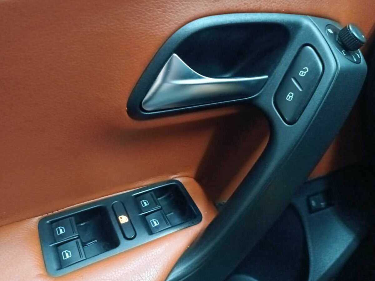 Volkswagen Polo с пробегом — 2016 год. Фото: #14