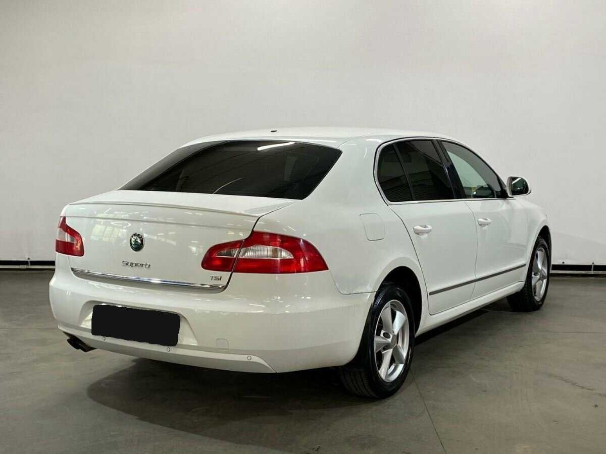 Skoda Superb с пробегом — 2011 год. Фото: #4