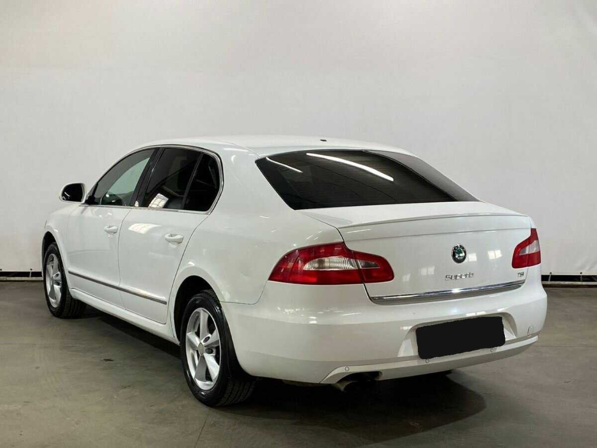 Skoda Superb с пробегом — 2011 год. Фото: #6