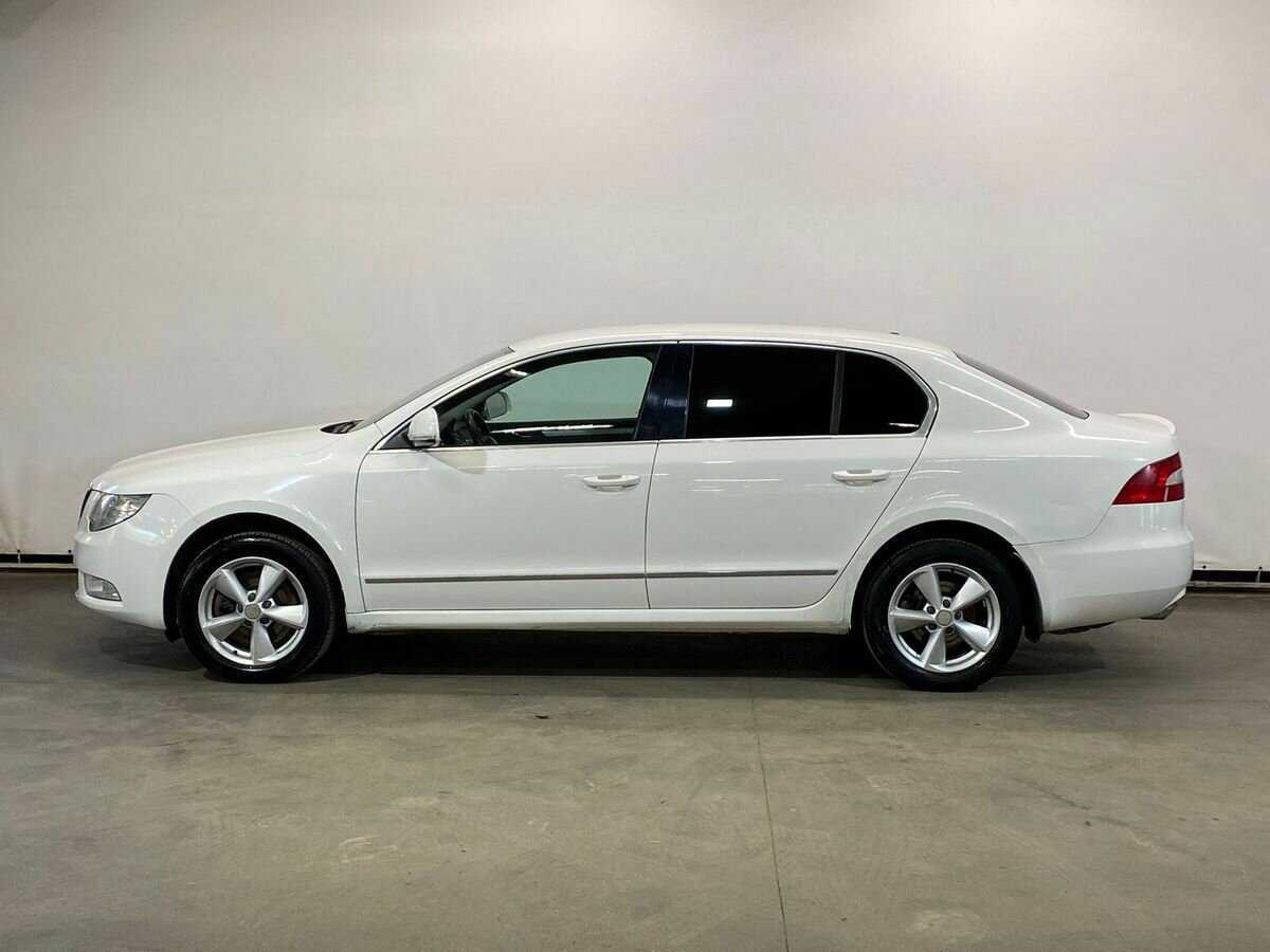 Skoda Superb с пробегом — 2011 год. Фото: #7