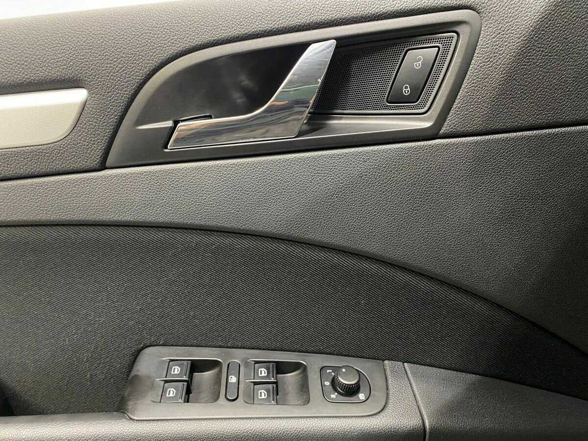 Skoda Superb с пробегом — 2011 год. Фото: #12