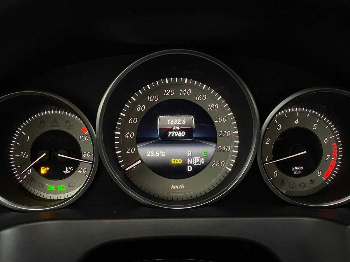 Mercedes-Benz E-Класс с пробегом — 2013 год. Фото: #16