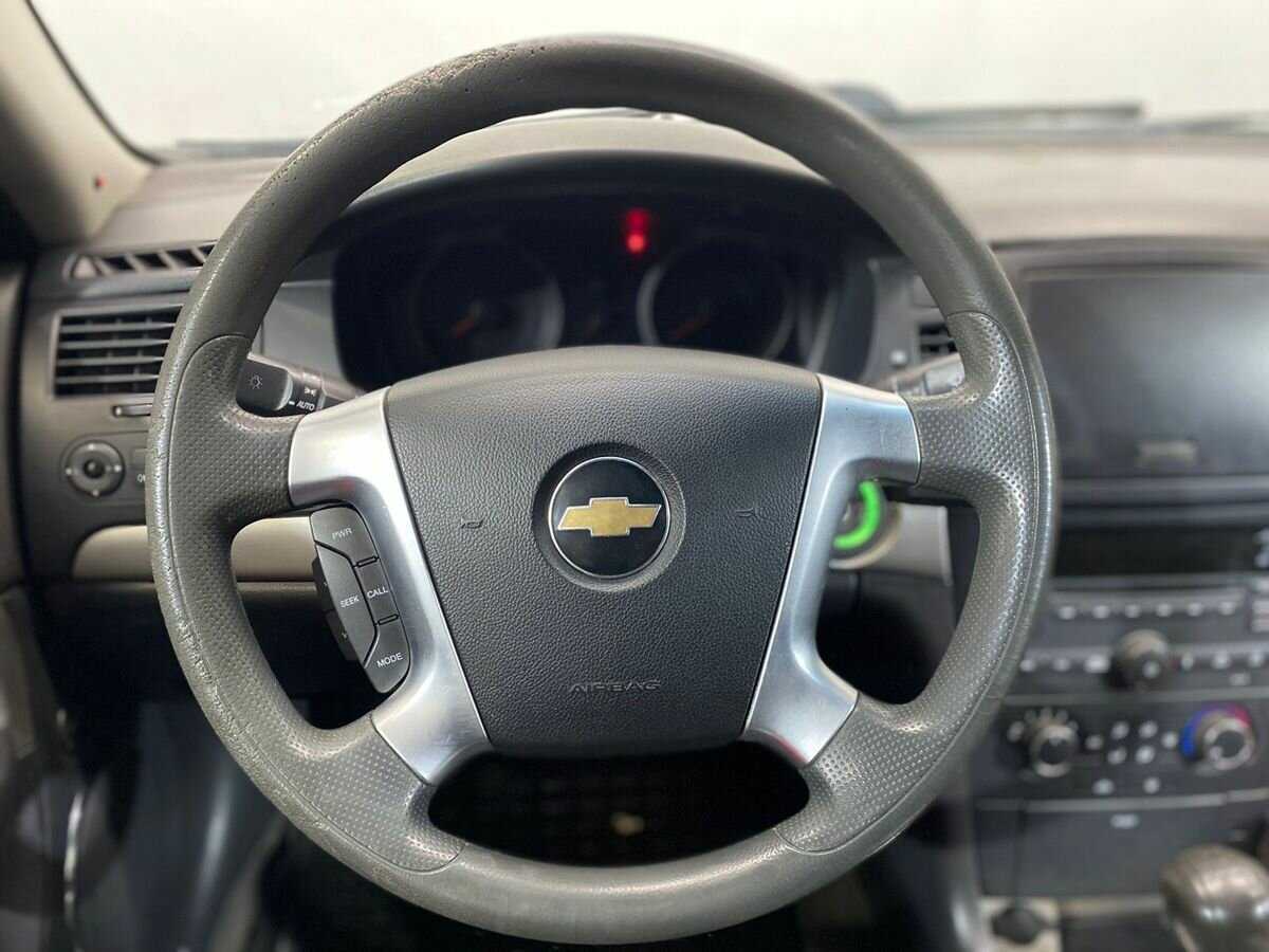 Chevrolet Epica с пробегом — 2010 год. Фото: #9