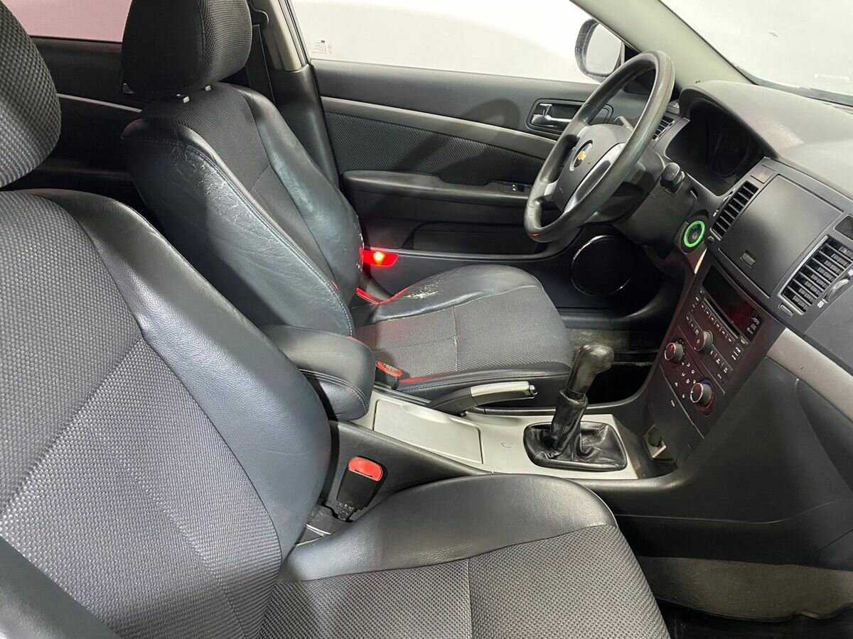 Chevrolet Epica с пробегом — 2010 год. Фото: #10