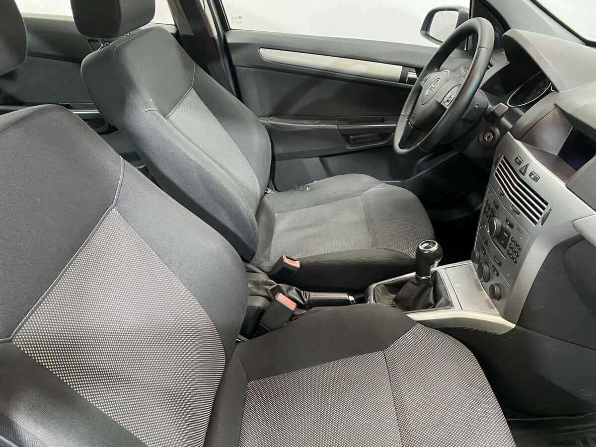 Opel Astra с пробегом — 2009 год. Фото: #9