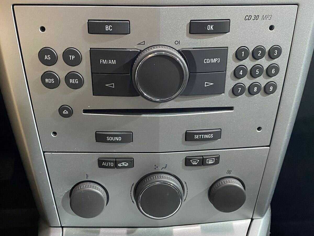 Opel Astra с пробегом — 2009 год. Фото: #14