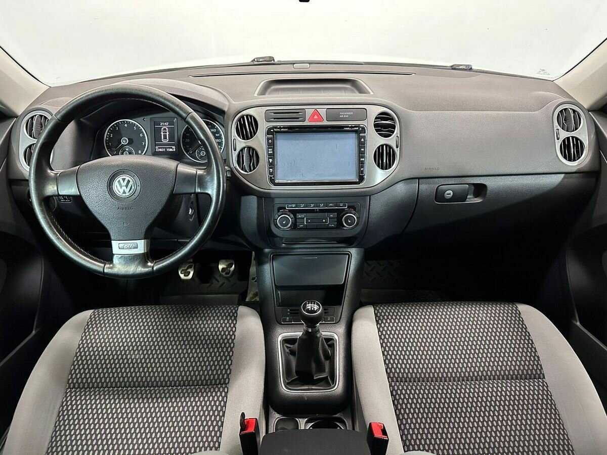 Volkswagen Tiguan с пробегом — 2010 год. Фото: #8