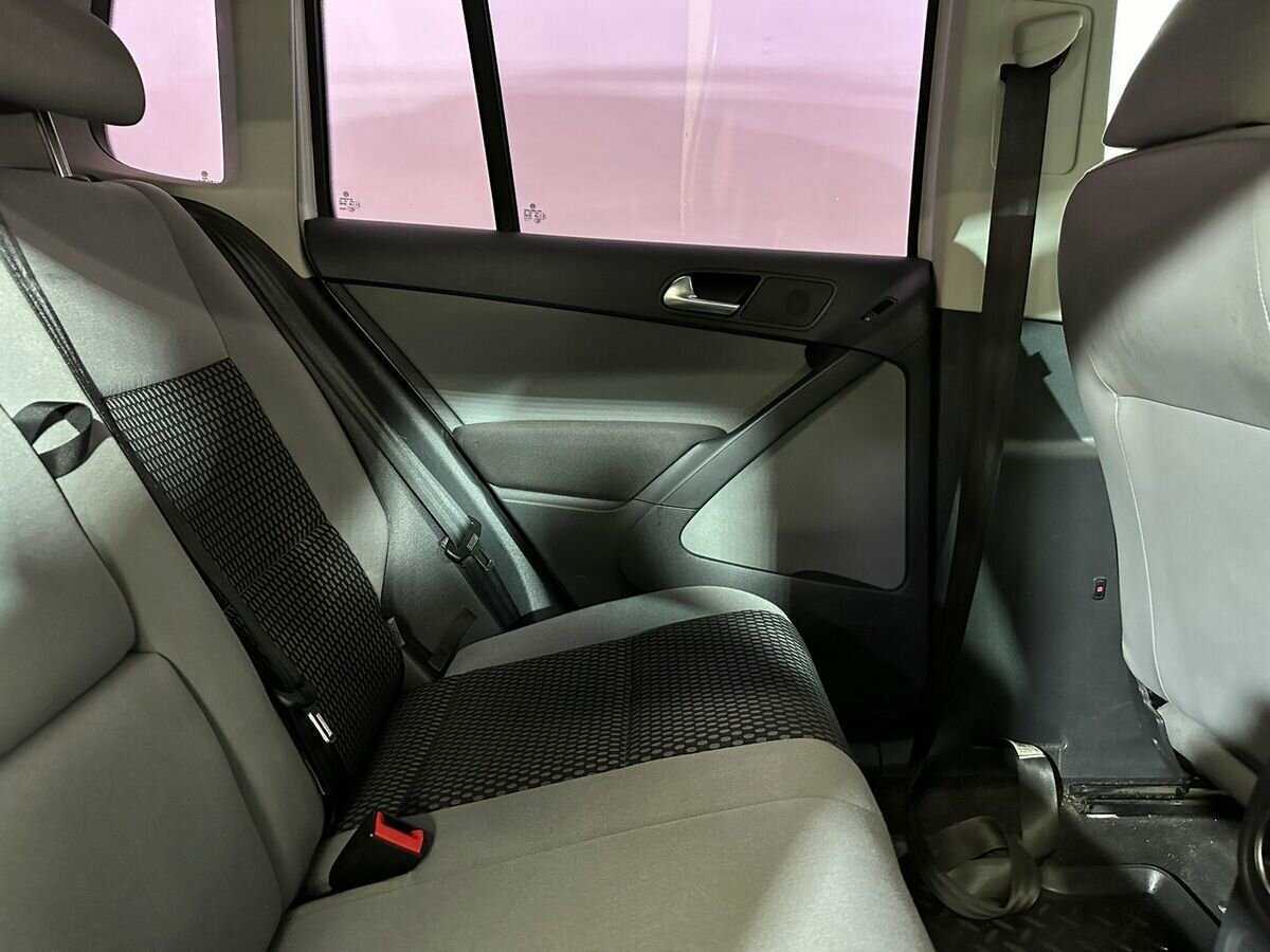 Volkswagen Tiguan с пробегом — 2010 год. Фото: #10