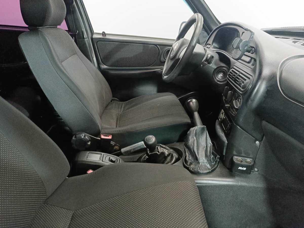 Chevrolet Niva с пробегом — 2007 год. Фото: #8