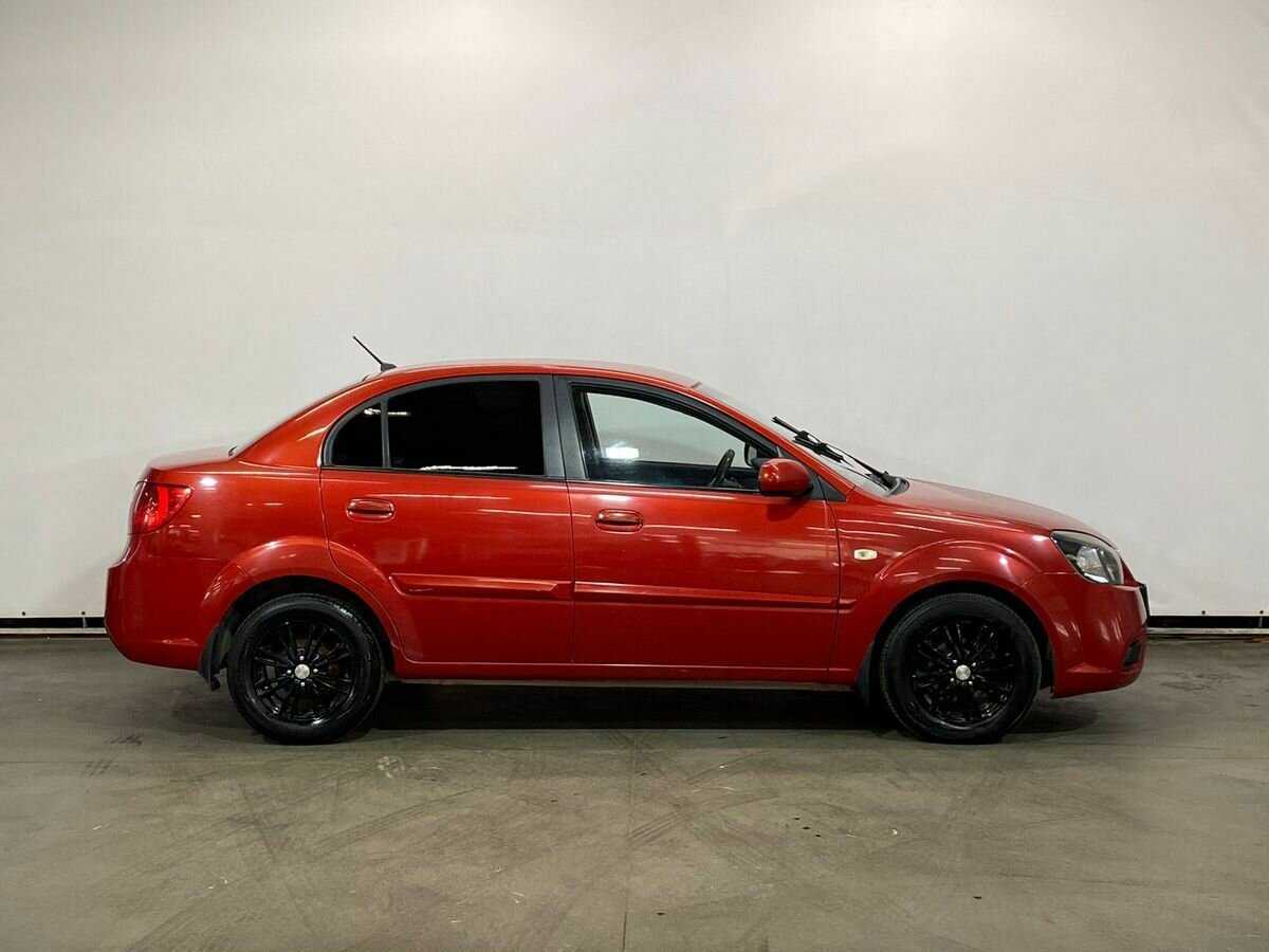 Kia Rio с пробегом — 2010 год. Фото: #3