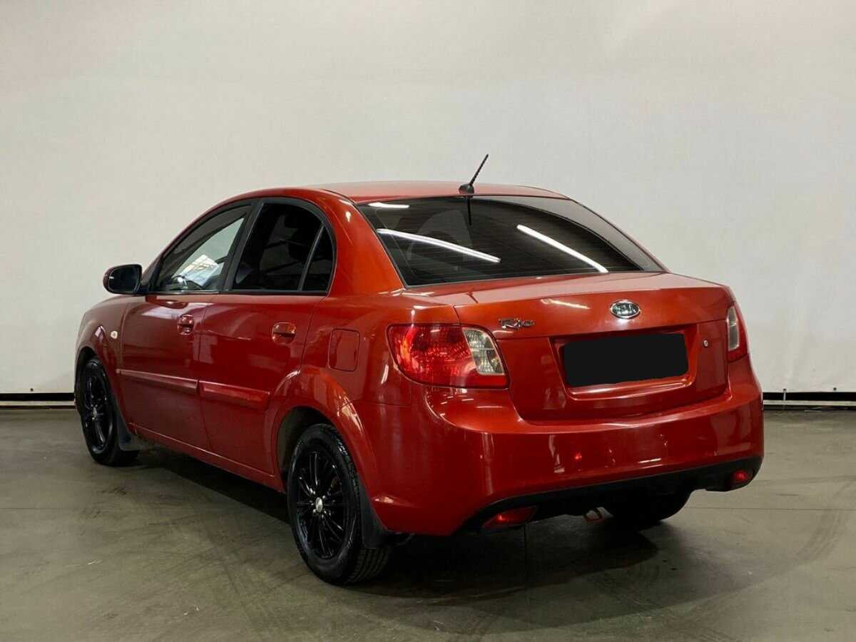 Kia Rio с пробегом — 2010 год. Фото: #6