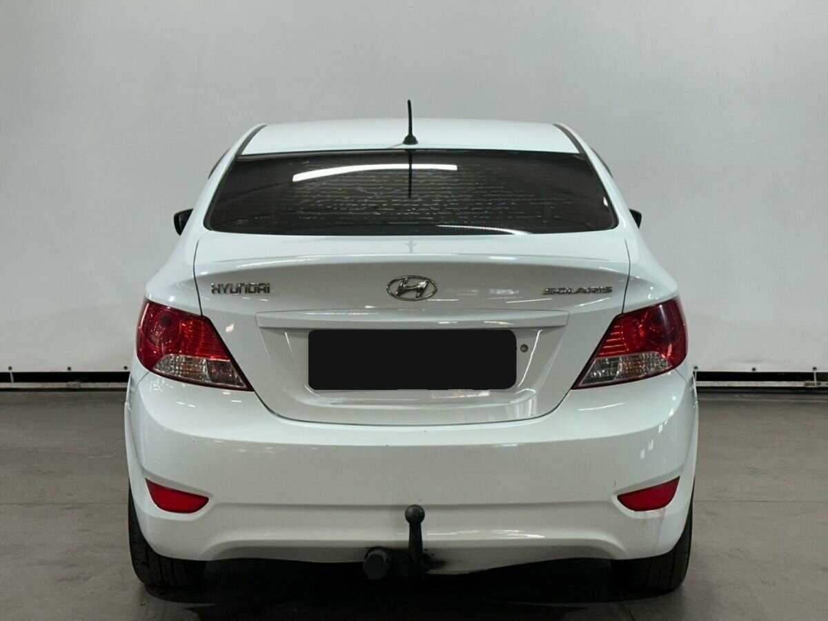 Hyundai Solaris с пробегом — 2014 год. Фото: #5