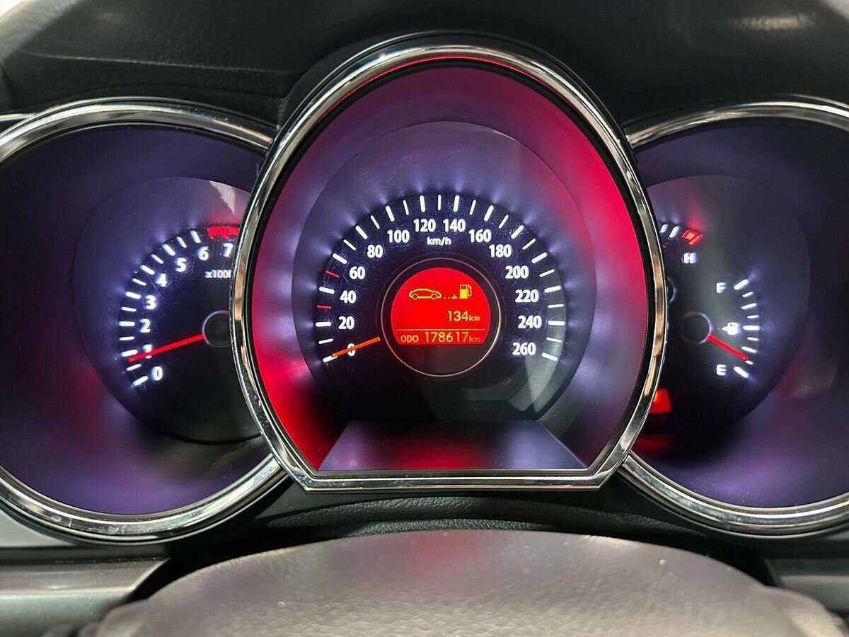 Kia Optima с пробегом — 2011 год. Фото: #11