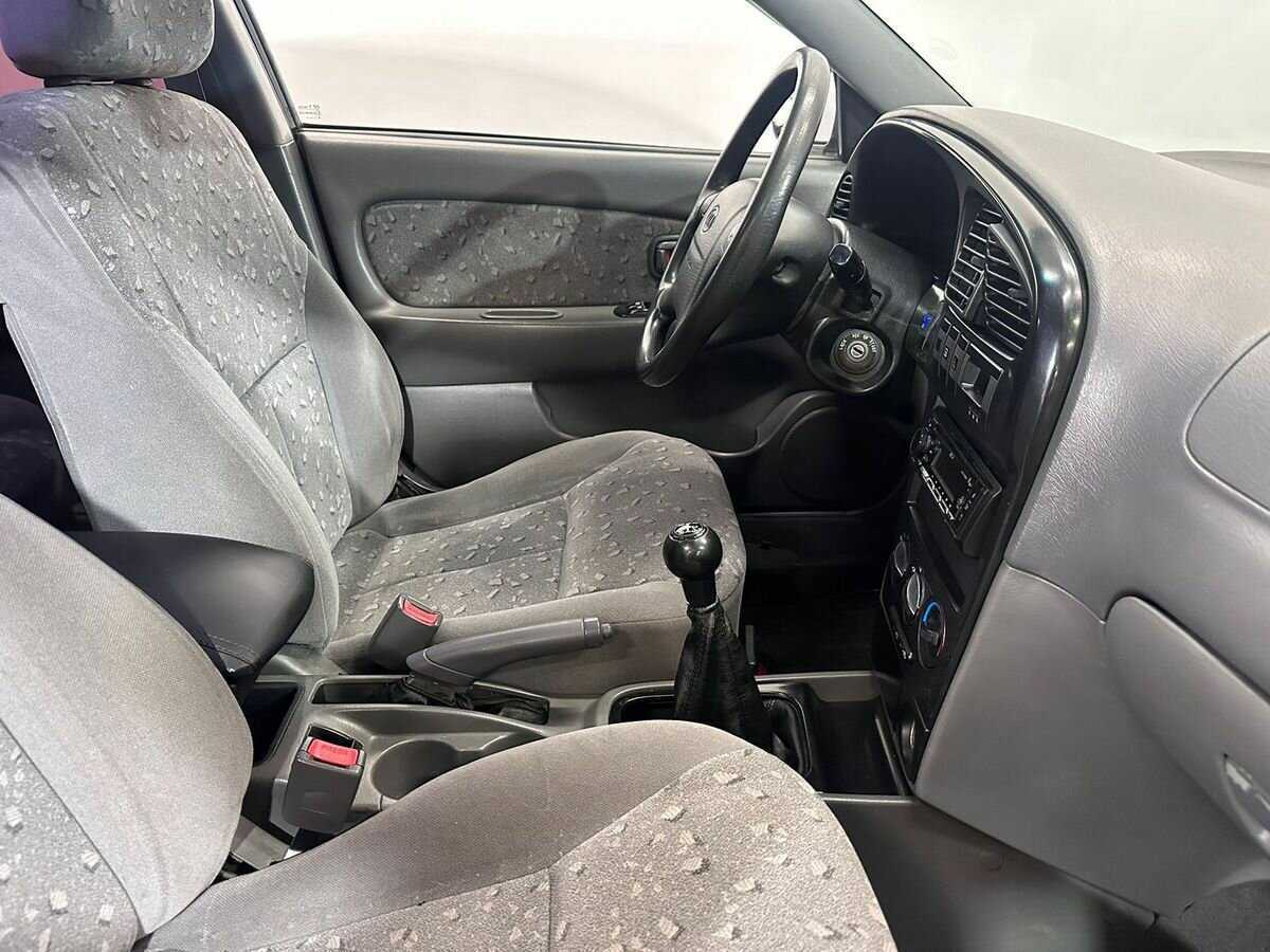 Kia Spectra с пробегом — 2008 год. Фото: #9