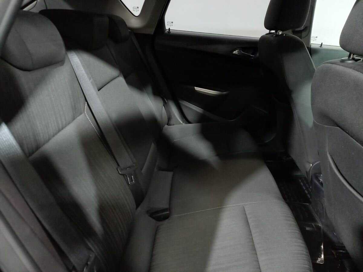 Opel Astra с пробегом — 2010 год. Фото: #10