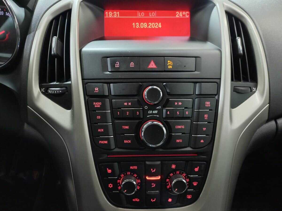 Opel Astra с пробегом — 2010 год. Фото: #13