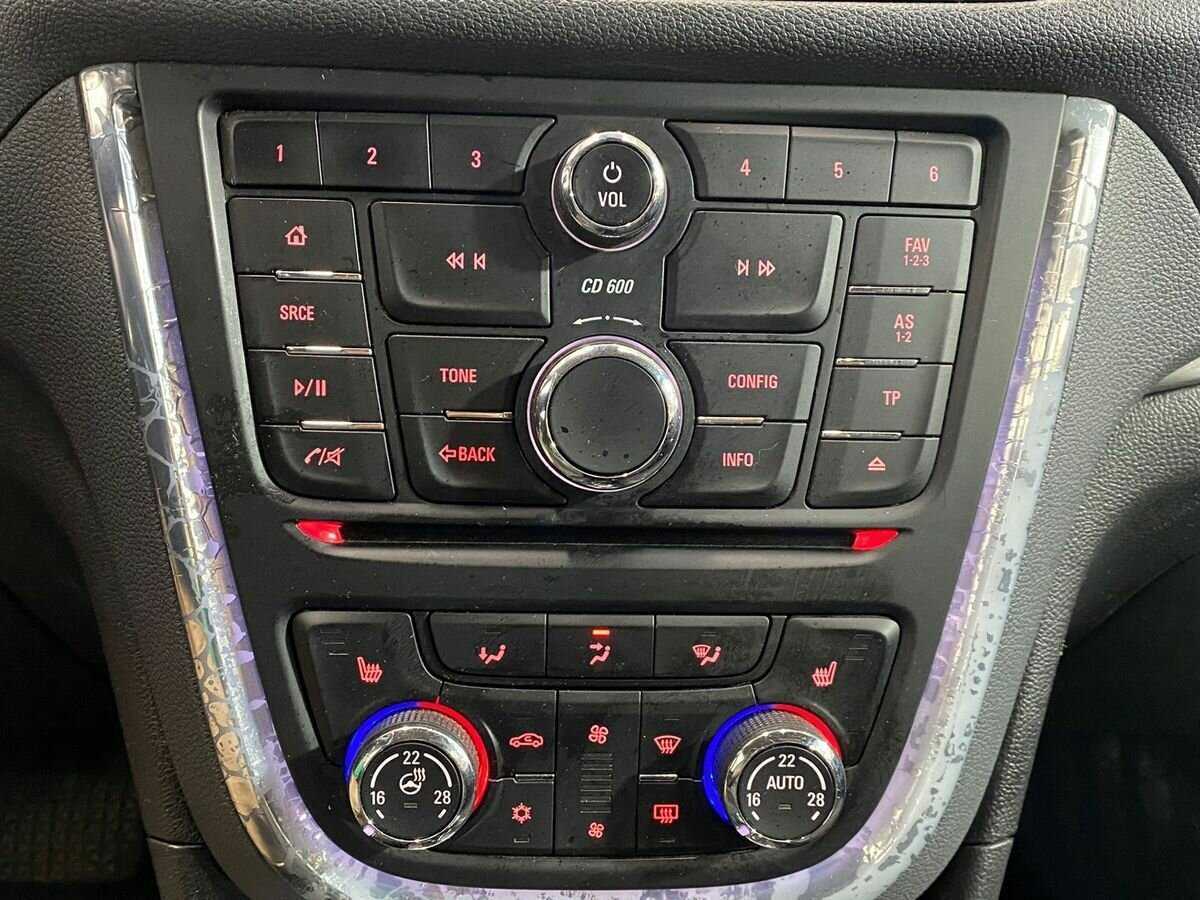 Opel Mokka с пробегом — 2014 год. Фото: #12