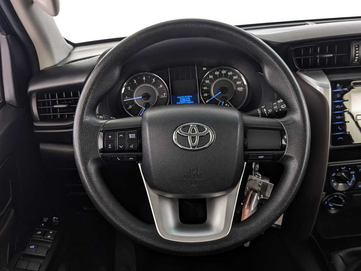 Toyota Fortuner с пробегом — 2019 год. Фото: #16