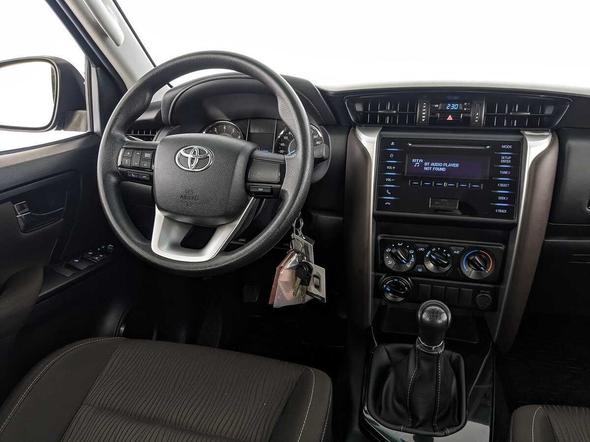 Toyota Fortuner с пробегом — 2019 год. Фото: #21