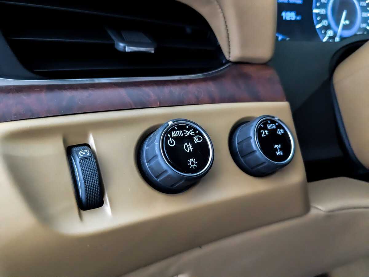 Cadillac Escalade с пробегом — 2016 год. Фото: #24