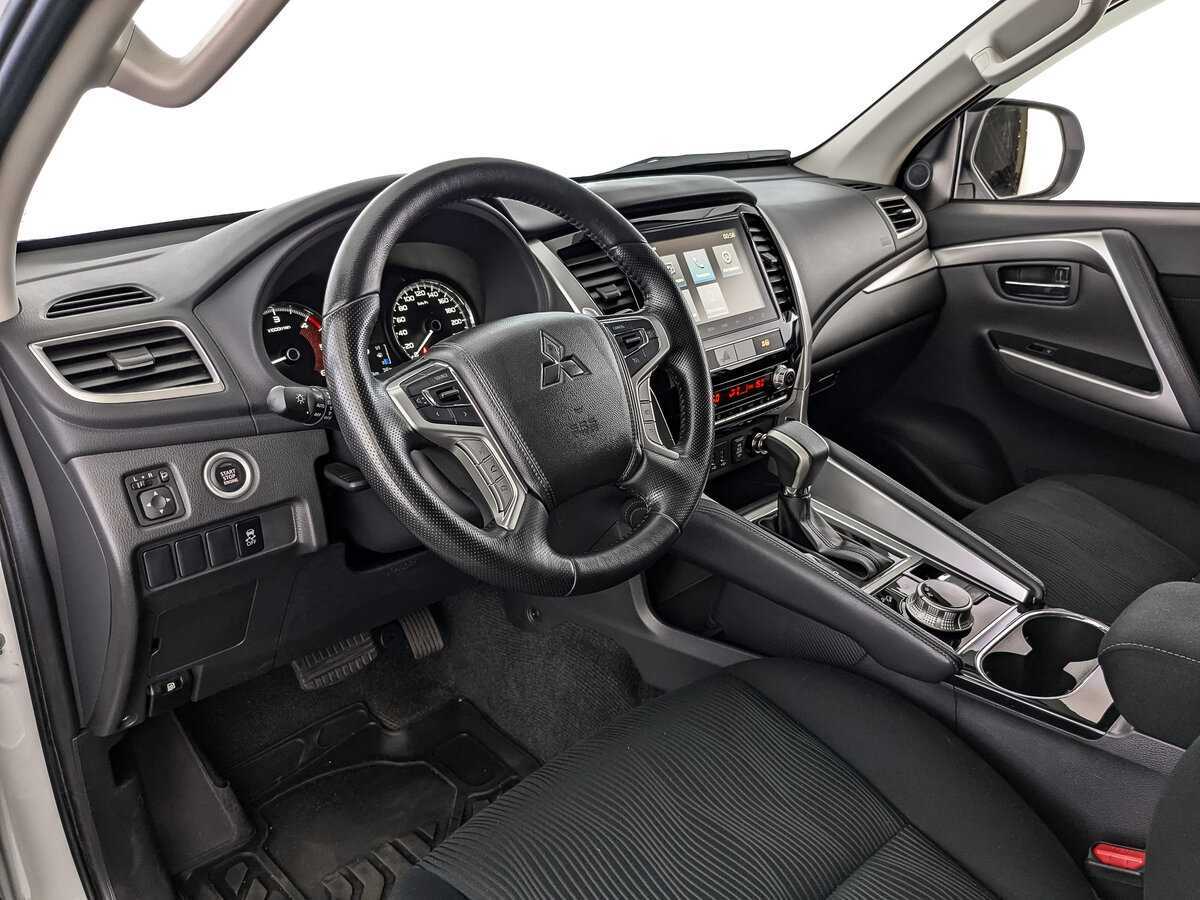 Mitsubishi Pajero Sport с пробегом — 2021 год. Фото: #10