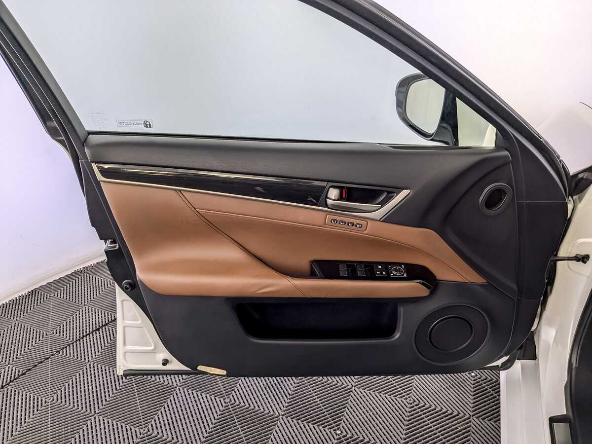 Lexus GS с пробегом — 2014 год. Фото: #14