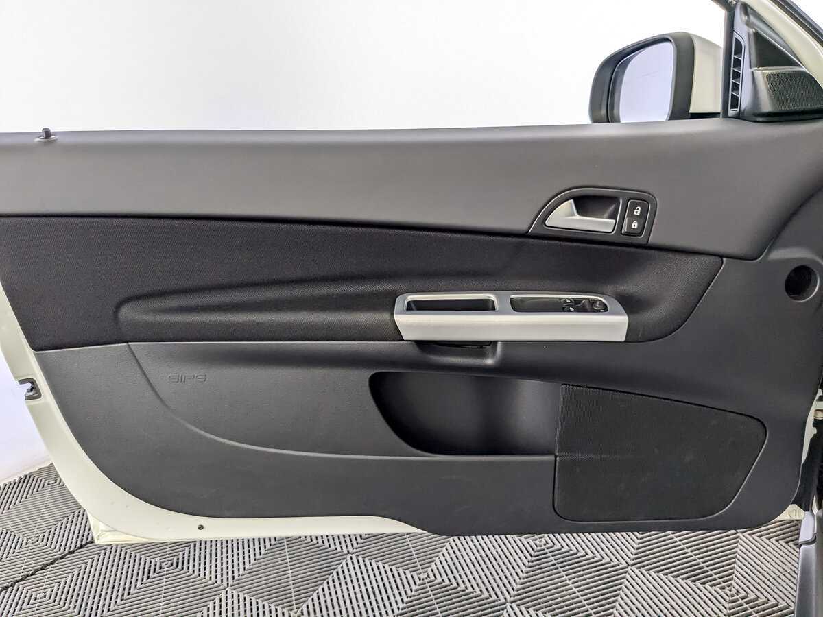 Volvo C30 с пробегом — 2011 год. Фото: #14