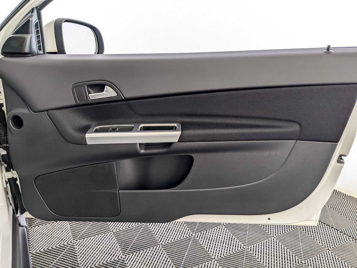 Volvo C30 с пробегом — 2011 год. Фото: #19