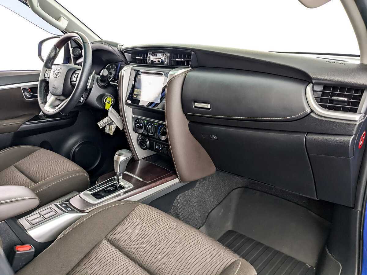 Toyota Fortuner с пробегом — 2019 год. Фото: #8