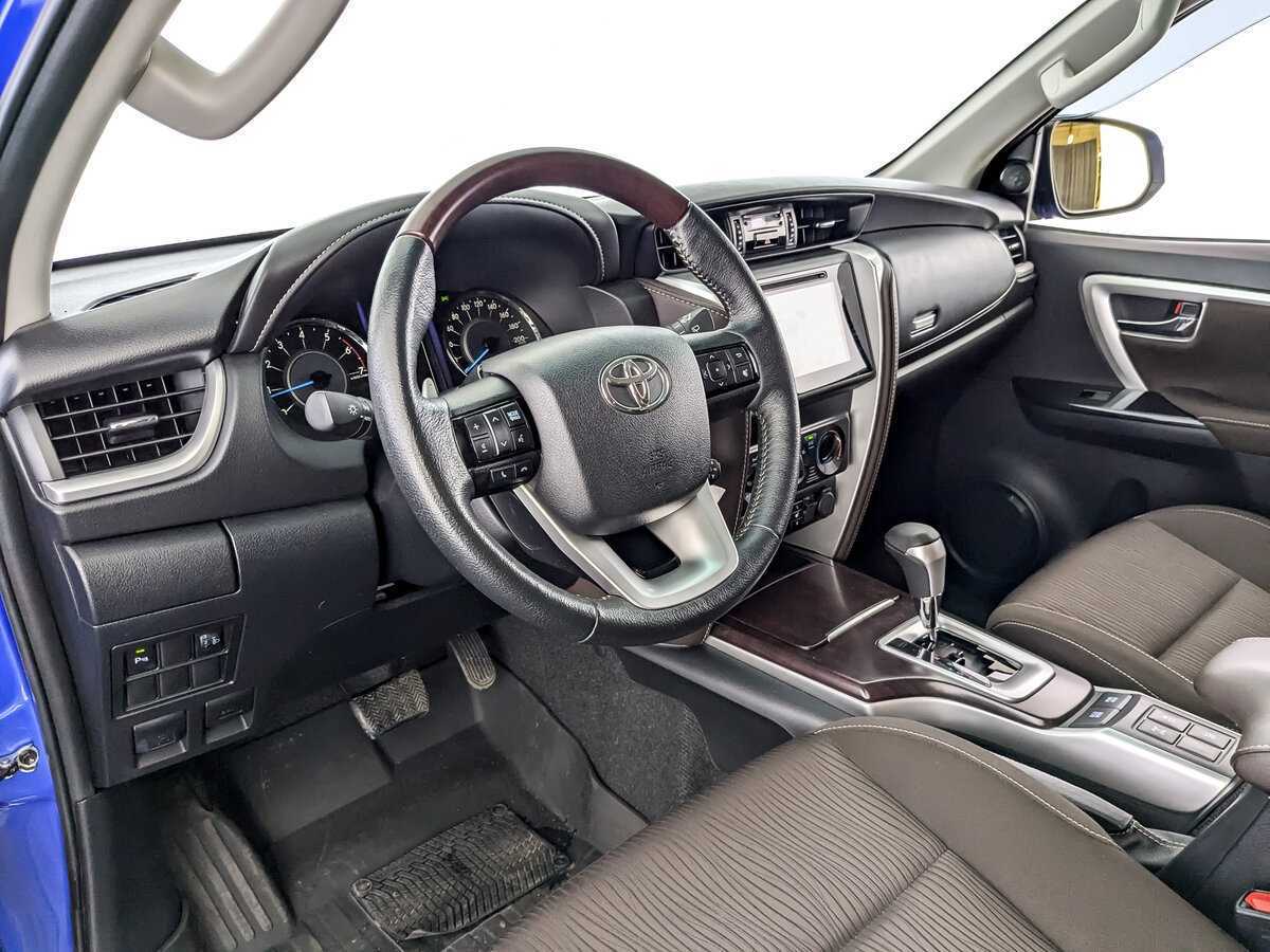 Toyota Fortuner с пробегом — 2019 год. Фото: #13