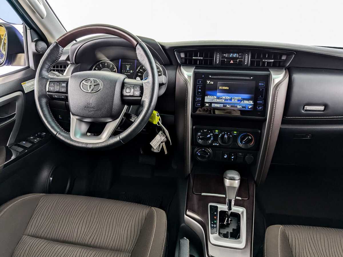Toyota Fortuner с пробегом — 2019 год. Фото: #23
