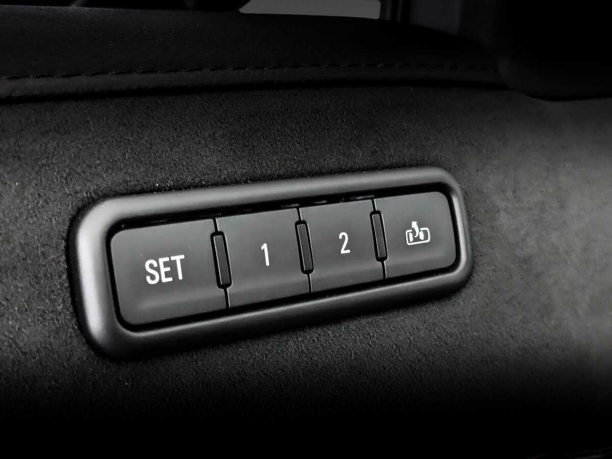 Cadillac Escalade с пробегом — 2018 год. Фото: #17