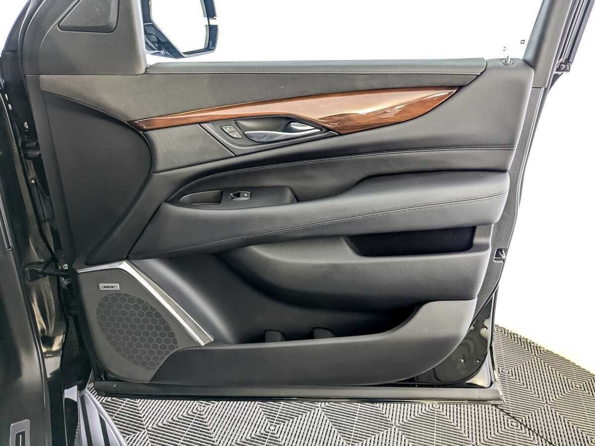 Cadillac Escalade с пробегом — 2018 год. Фото: #21