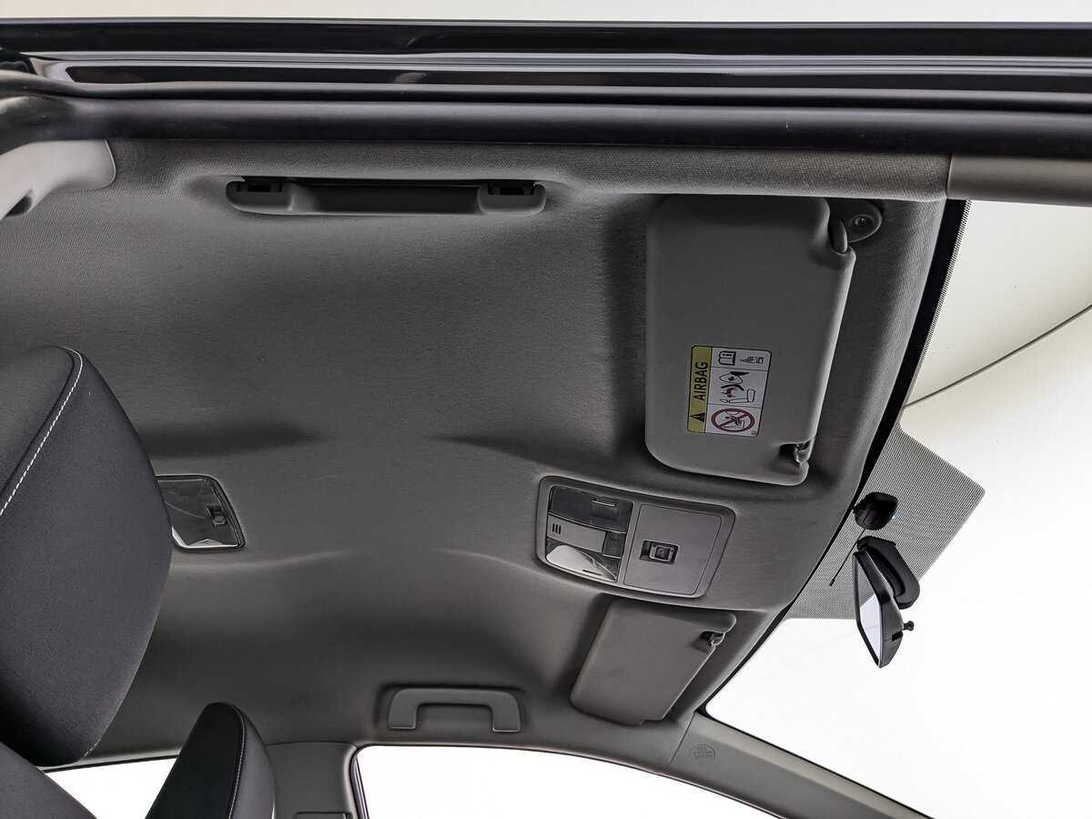 Toyota Corolla с пробегом — 2017 год. Фото: #18