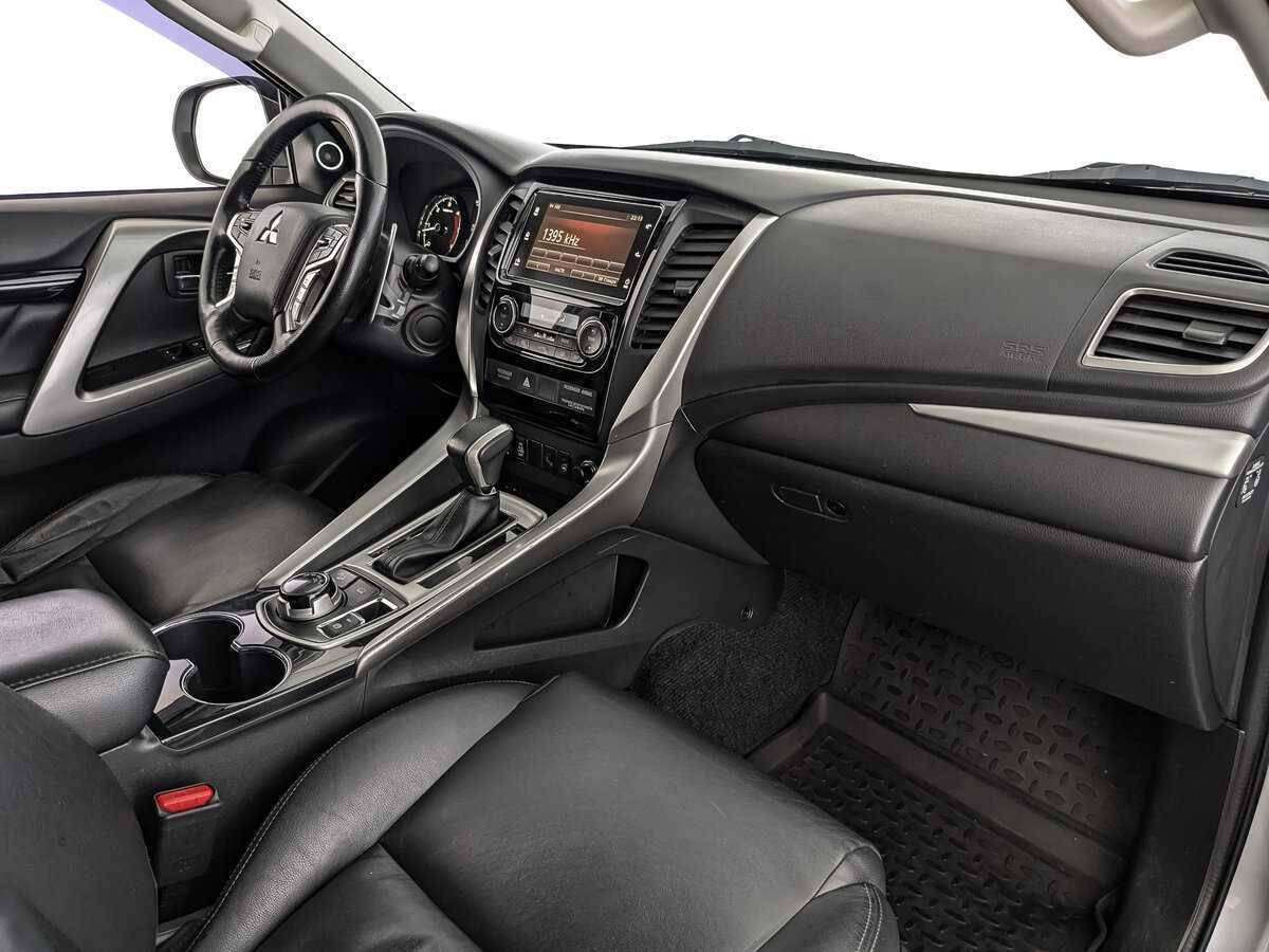 Mitsubishi Pajero Sport с пробегом — 2018 год. Фото: #8