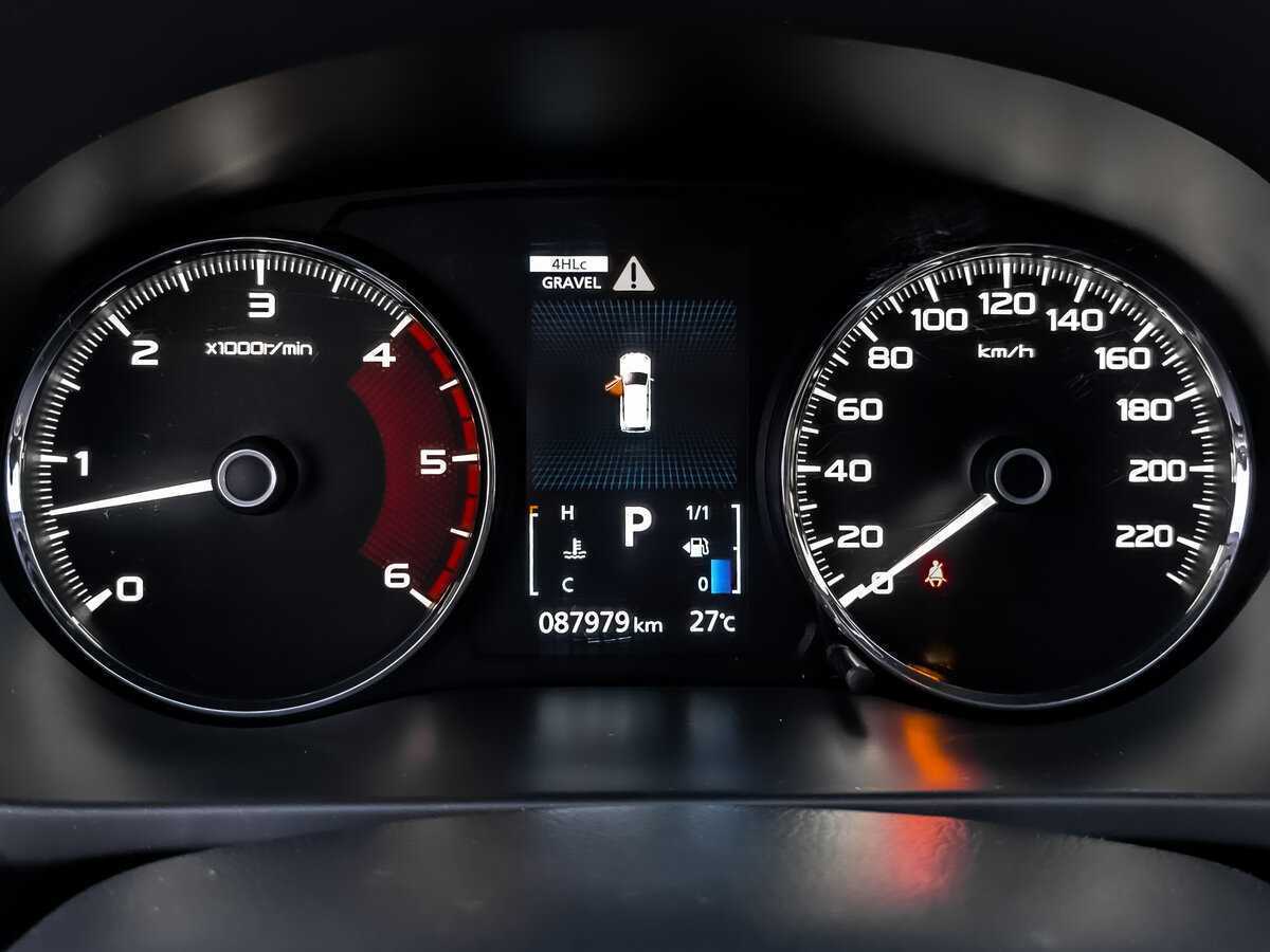 Mitsubishi Pajero Sport с пробегом — 2018 год. Фото: #11