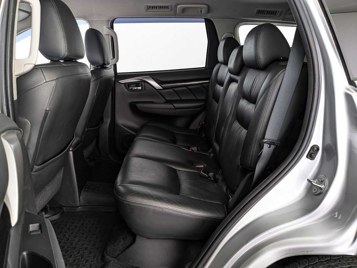 Mitsubishi Pajero Sport с пробегом — 2018 год. Фото: #13