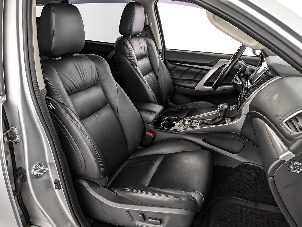 Mitsubishi Pajero Sport с пробегом — 2018 год. Фото: #19