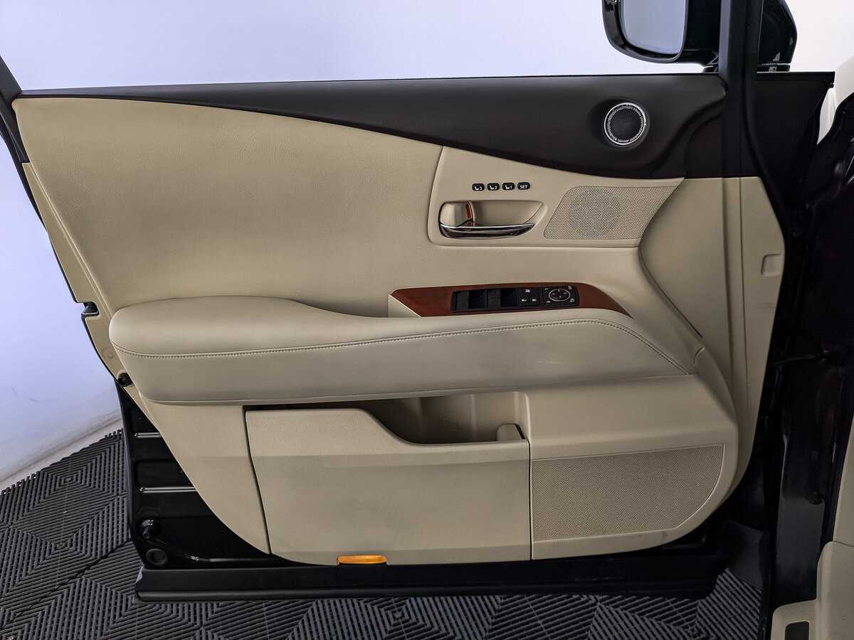 Lexus RX с пробегом — 2011 год. Фото: #13