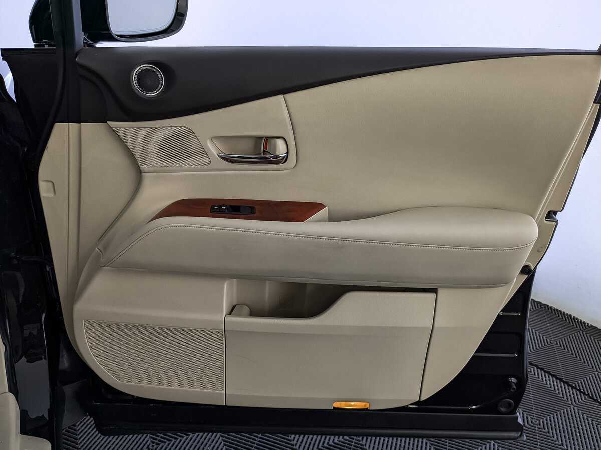 Lexus RX с пробегом — 2011 год. Фото: #19