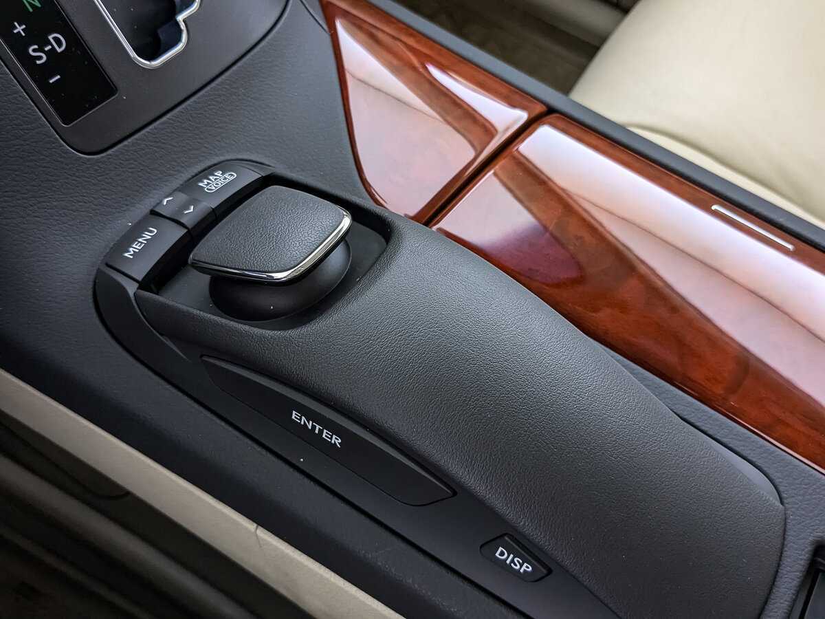 Lexus RX с пробегом — 2011 год. Фото: #21