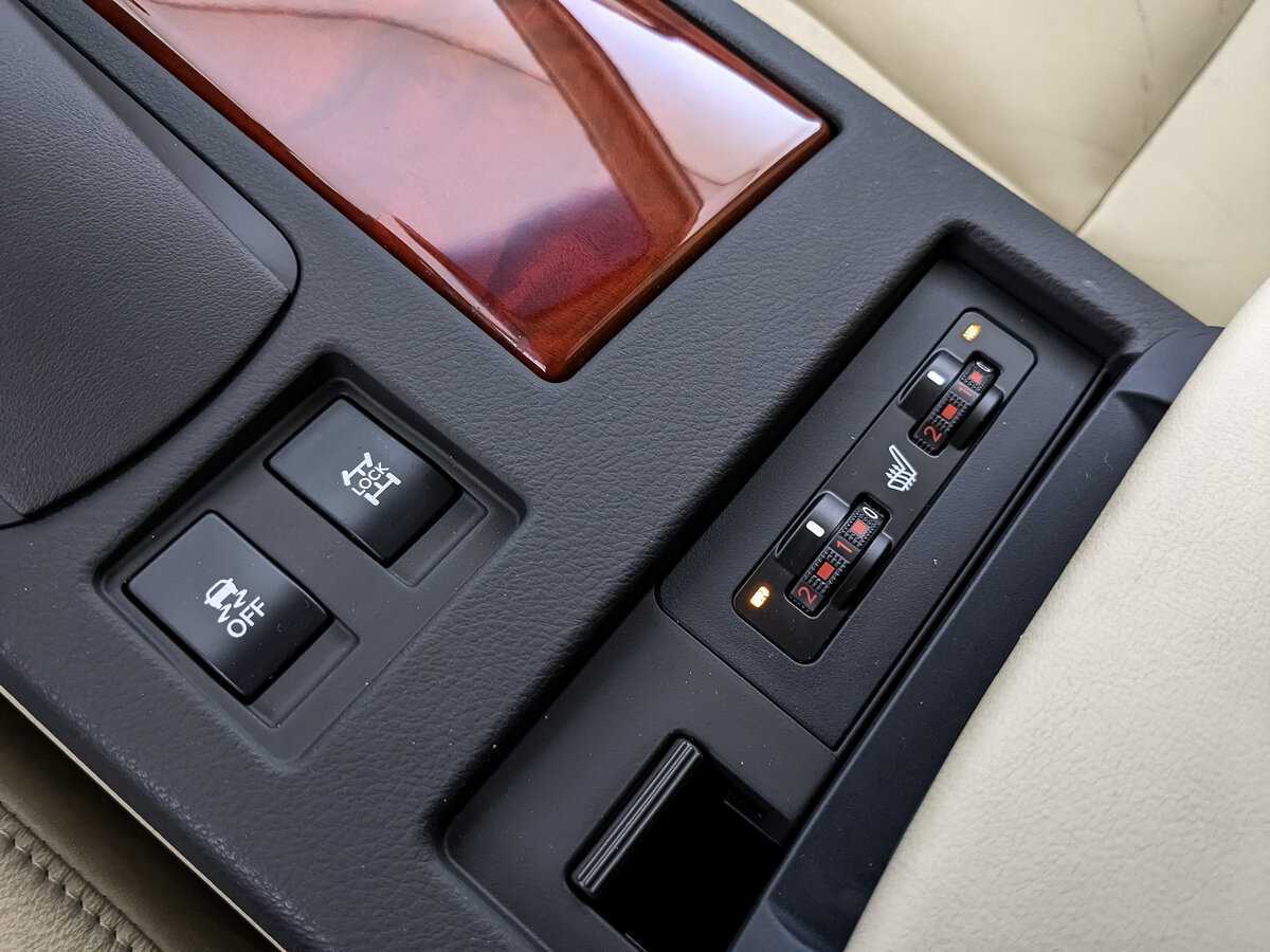 Lexus RX с пробегом — 2011 год. Фото: #22