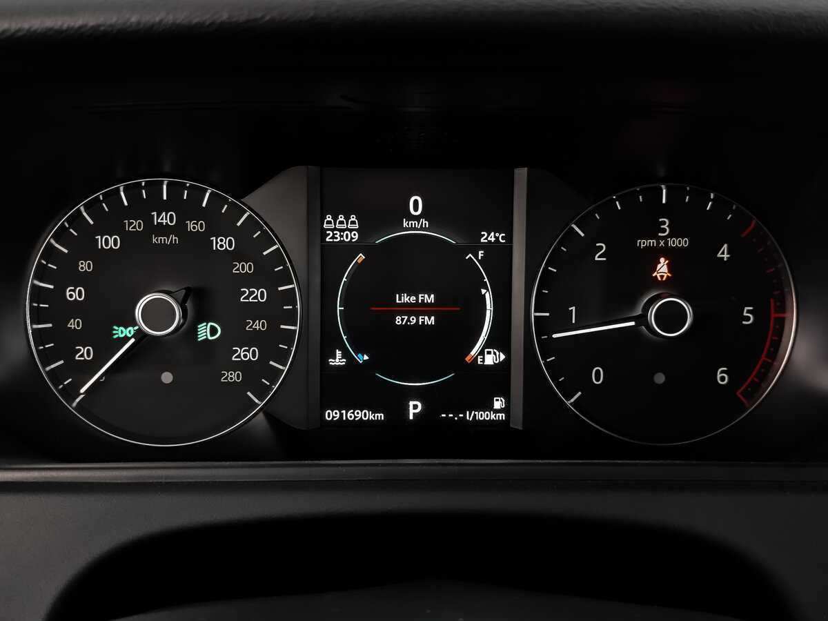 Land Rover Range Rover Velar с пробегом — 2019 год. Фото: #11