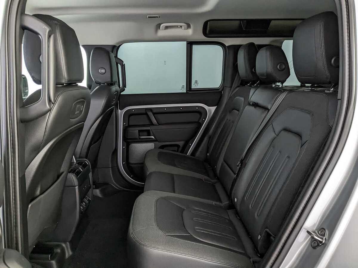 Land Rover Defender с пробегом — 2021 год. Фото: #13