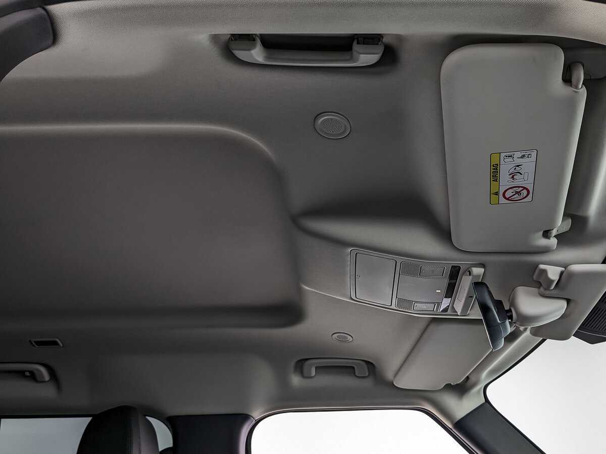 Land Rover Defender с пробегом — 2021 год. Фото: #18