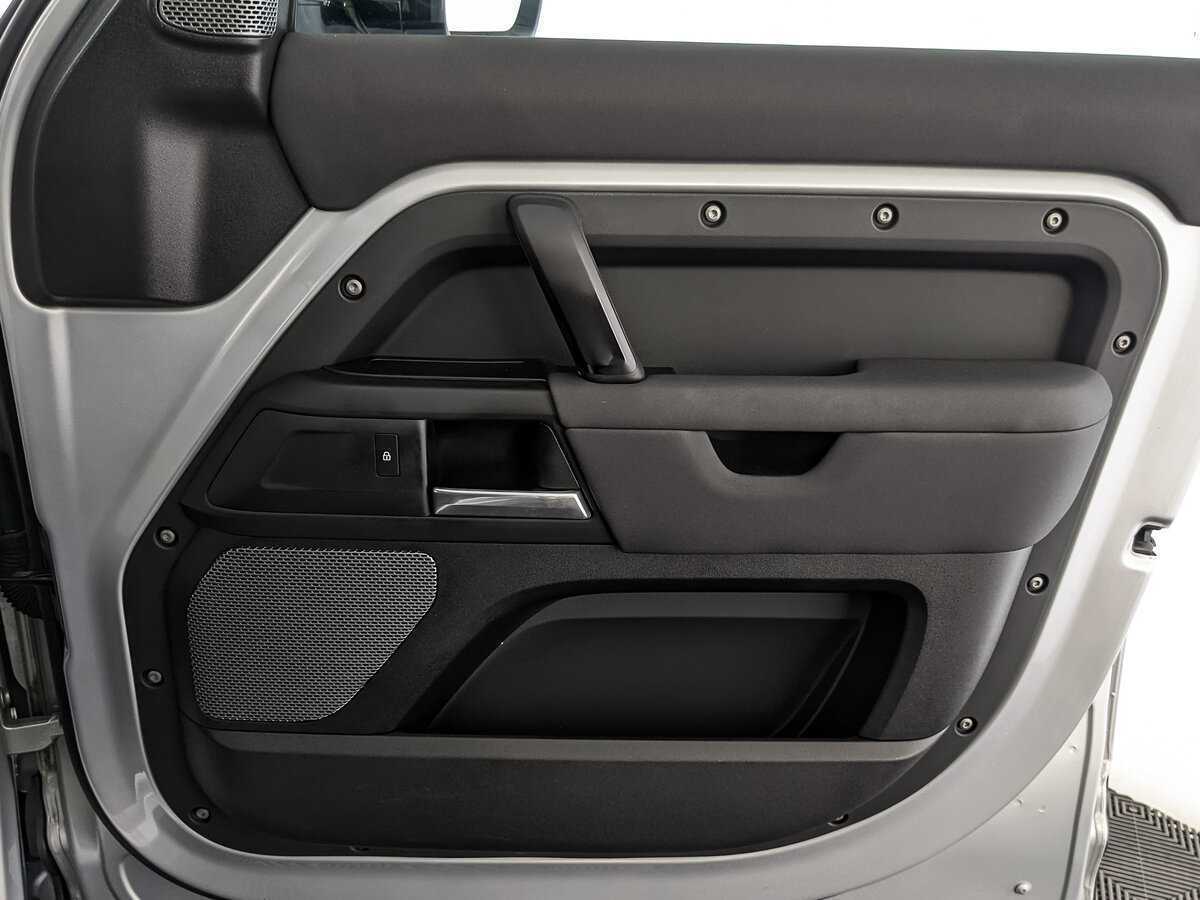 Land Rover Defender с пробегом — 2021 год. Фото: #20